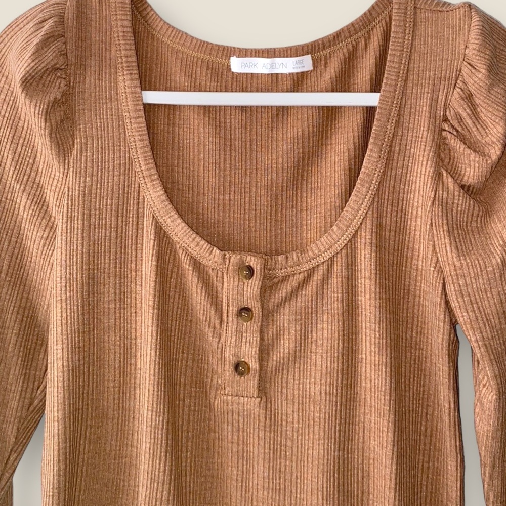 PARK ADELYN Light Brown Ribbed Puff Sleeve Top, Size L.